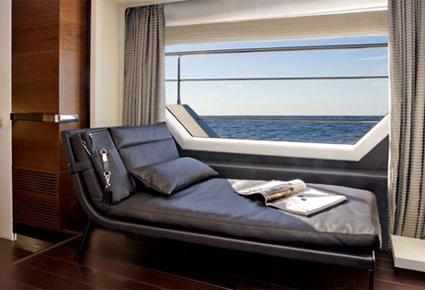 Azimut Grande 100 يخت ديناميكي يحضن المالك، ضيوفه والطاقم